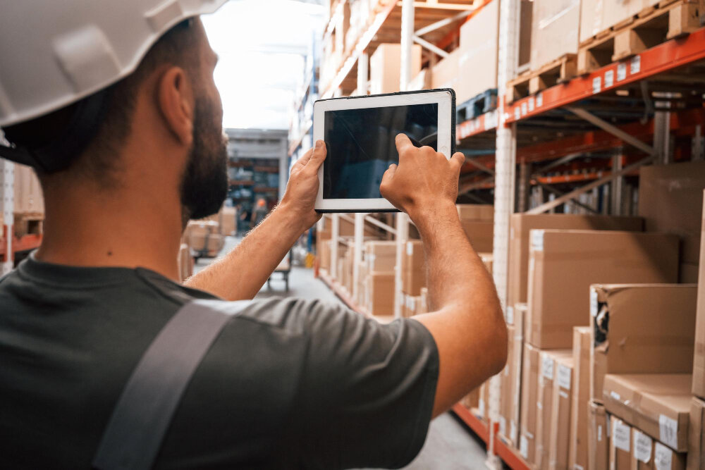 Moderné skladovanie tovaru: Automatizácia, rýchlosť a kontrola zásob